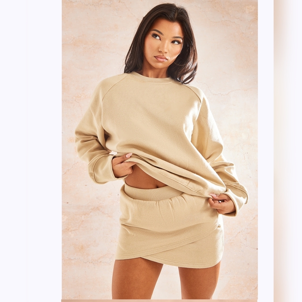 FINAL PRICE DROP NWT PrettyLittleThing Cream Mini Skirt Crewneck Matching Set - Picture 2 of 10
